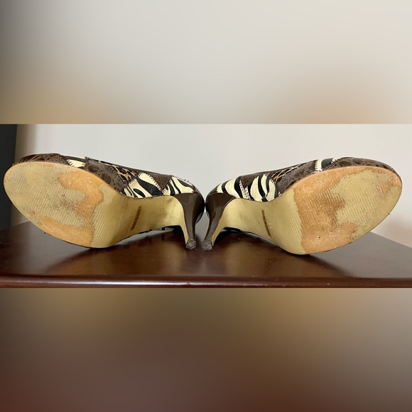 Women’s leopard/zebra/cheetah print 4 inch heels. Gently worn. Good condition. - Picture 10 of 11